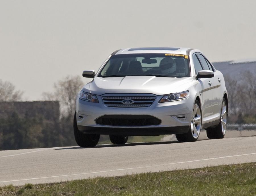  Ford Taurus SHO 2010 года  (фото 122 из 248)